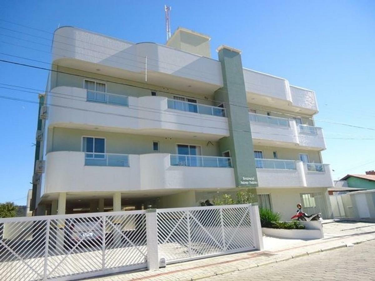 Res. Antonio Pinheiro. Apartamento Com 2 Dormitorios. Bombinhas Eksteriør bilde